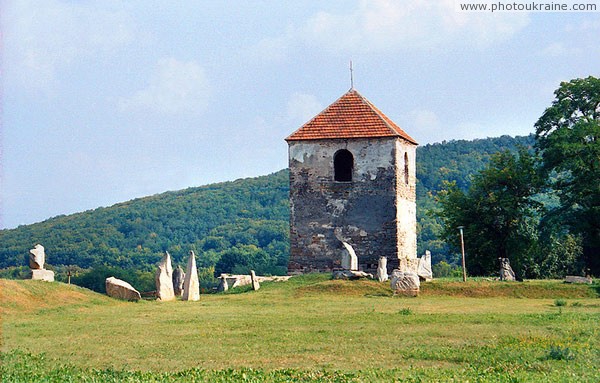 Busha. Fortress tower and Museum of sculpture Vinnytsia Region Ukraine photos