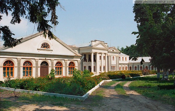 Antopil. Front facade of palace Chetvertinskih Vinnytsia Region Ukraine photos