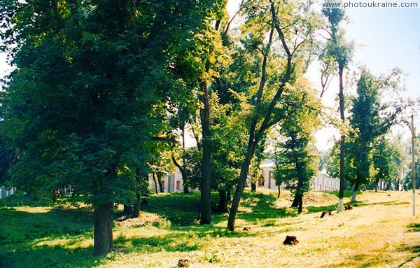 Антополь. Дворцовый парк Четвертинских Винницкая область Фото Украины