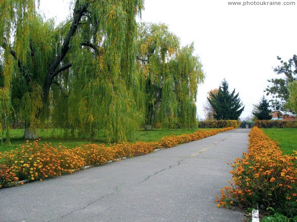 Voronovitsa. In park of manor Groholskih Vinnytsia Region Ukraine photos