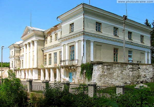 Murovani Kurylivtsi. Park palace facade Komar Vinnytsia Region Ukraine photos