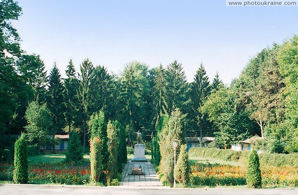 Немиров. Парадный дворцовый курдонер Винницкая область Фото Украины