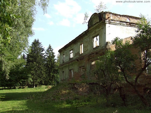 Snizhna. Ruins of park facade house Sariush-Zaleski Vinnytsia Region Ukraine photos