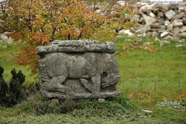 Busha. Horse sculpture on reserve Vinnytsia Region Ukraine photos