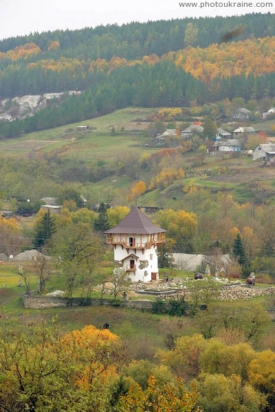 Busha. Fortress tower at cape rivers Murafa and Bushanka Vinnytsia Region Ukraine photos