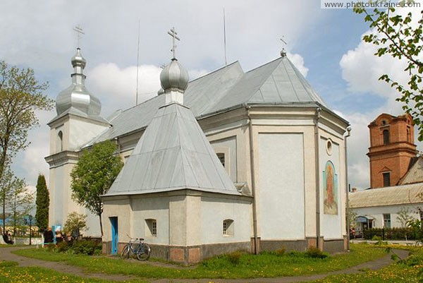 Голобы. Задний фасад Георгиевской церкви Волынская область Фото Украины