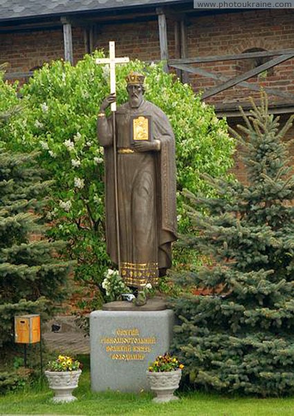 Зимнее. Монастырские насельницы почитают своего крестителя Волынская область Фото Украины