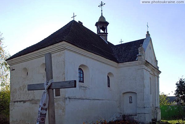 Олика. Костел Св. Петра і Павла – найстарший у селищі Волинська область Фото України