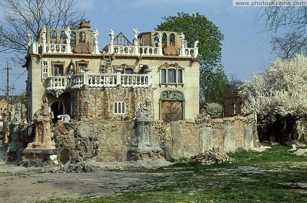 Lutsk. Luxuriously decorated house painter Volyn Region Ukraine photos