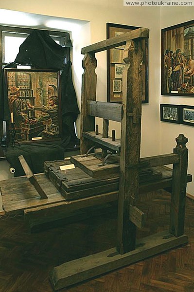 Луцк. Луцкий замок, фрагмент экспозиции Музея книги Волынская область Фото Украины