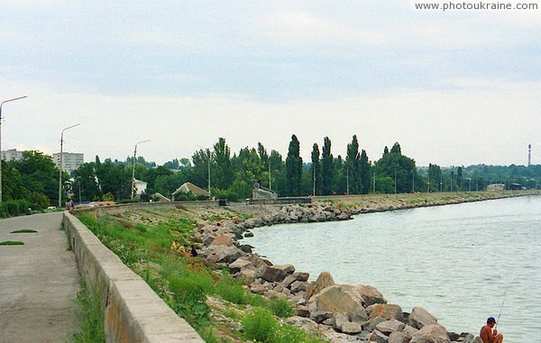 Nikopol. Dam – town embankment Dnipropetrovsk Region Ukraine photos