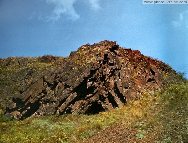 Kryvyi Rih. Often dzhespilites crumpled in folds Dnipropetrovsk Region Ukraine photos