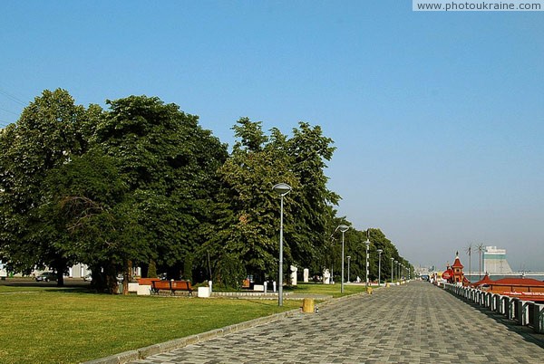 Dnipropetrovsk. Daybreak embankment Dnipropetrovsk Region Ukraine photos