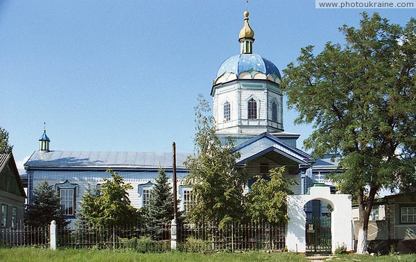Андреевка. Служебный вход на территорию Рождественской церкви Донецкая область Фото Украины