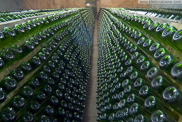 Artemivsk. Horizons Collector sparkling wine Donetsk Region Ukraine photos