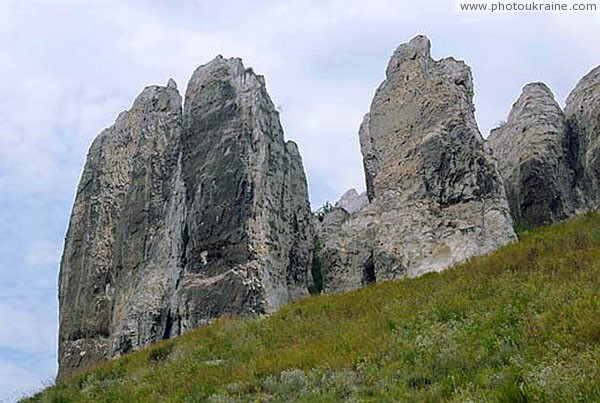 Bilokuzmynivka. Rocks of writing chalk Donetsk Region Ukraine photos