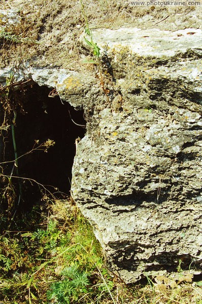 Guselschykove. Entrance to the cave in the limestone Donetsk Region Ukraine photos