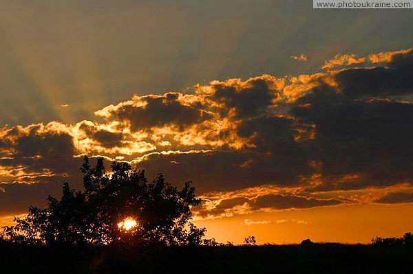 Kamiani Mohyly Reserve. Sunset Donetsk Region Ukraine photos