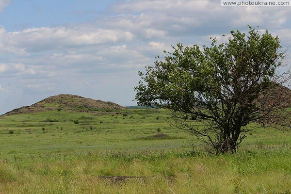 Kamiani Mohyly Reserve. Landscape Donetsk Region Ukraine photos