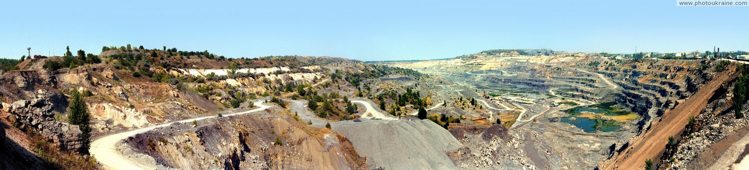 Komsomolske. Huge rock quarry carboxylic Donetsk Region Ukraine photos