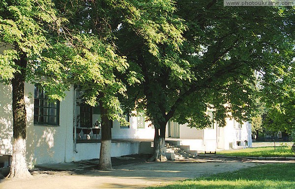 Neskuchne. Parade facades of manor house Donetsk Region Ukraine photos