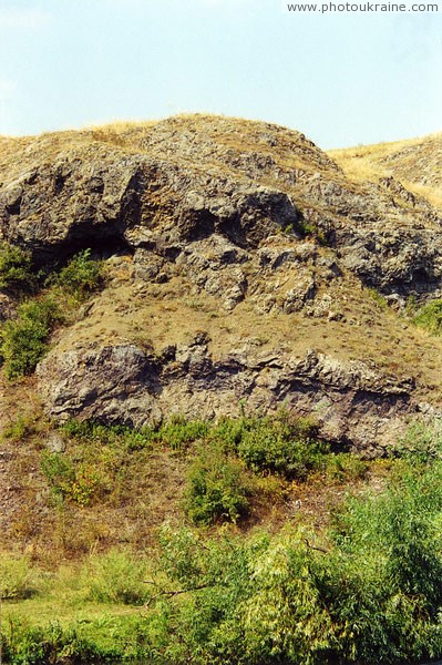 Раздольное. Вулканические породы палеозоя Донецкая область Фото Украины