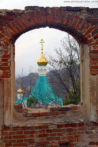 Sviatogirska lavra. Main dome of Assumption Cathedral Donetsk Region Ukraine photos