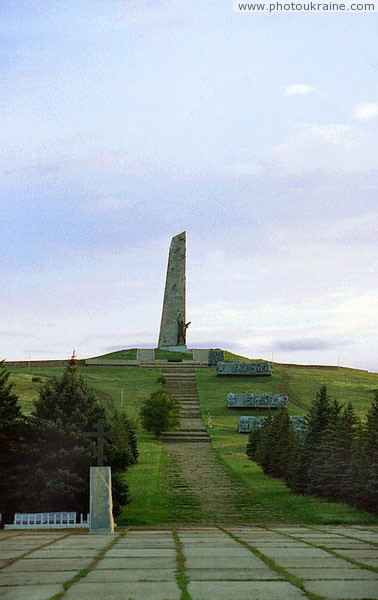 Savur-Mohyla. Memorial heroism of Soviet people Donetsk Region Ukraine photos