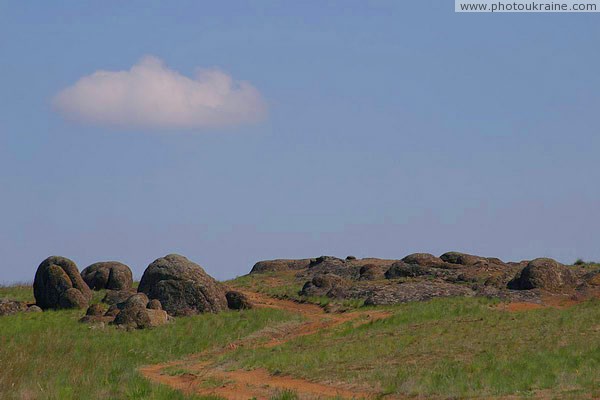 Starolaspa. Steppe granite outcrops Donetsk Region Ukraine photos