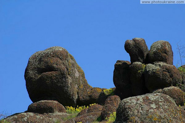 Starolaspa. Steppe granite outcrops Donetsk Region Ukraine photos