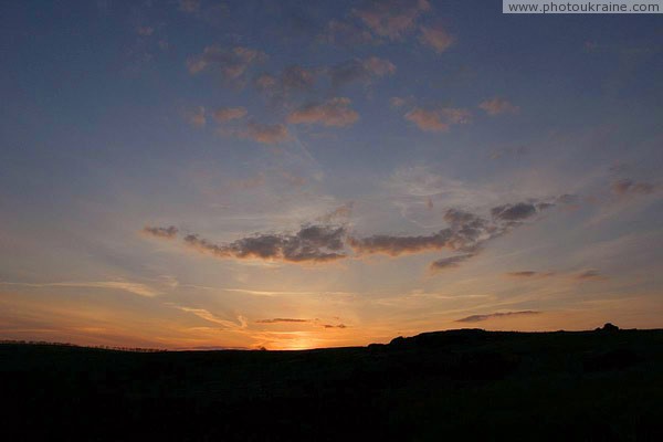 Starolaspa. Sunset horizon Donetsk Region Ukraine photos