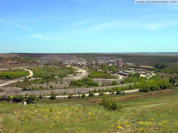 Telmanove. Crushed stone plant Donetsk Region Ukraine photos