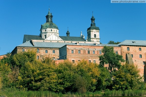 Бердичев. Южный монастырский фасад Житомирская область Фото Украины