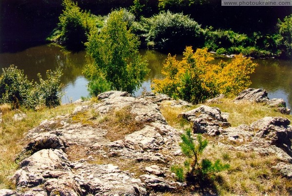 Vysokyi Kamin. Meandered Teteriv rock Zhytomyr Region Ukraine photos