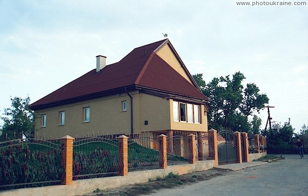 Liubar. Stylish house vagrants Cypriot Zhytomyr Region Ukraine photos