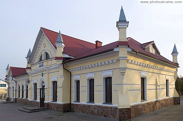 Малин. А-ля мавританский железнодорожный вокзал Житомирская область Фото Украины