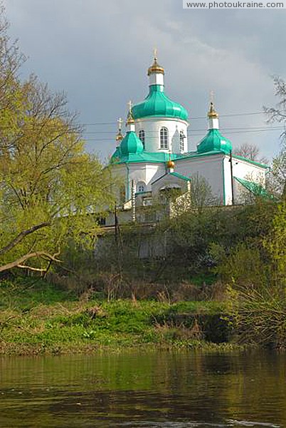 Олевск. Николаевская церковь на речном берегу Житомирская область Фото Украины