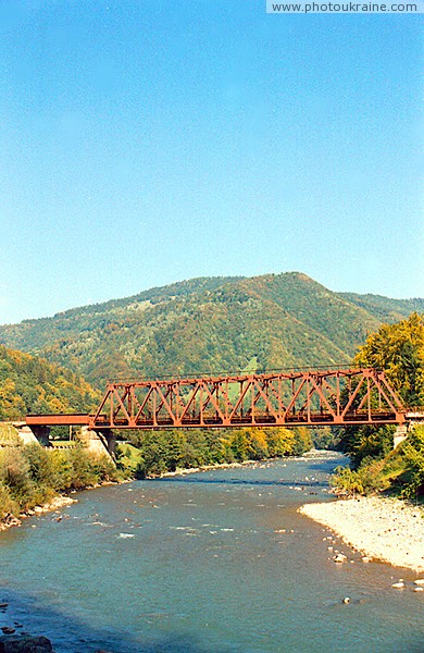 Деловое. Железнодорожный мост через реку Тису Закарпатская область Фото Украины
