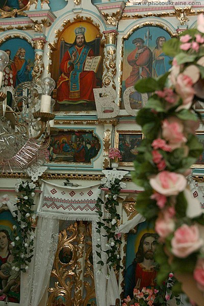 Deshkovtysia. Fragment of iconostasis Protection Church Zakarpattia Region Ukraine photos