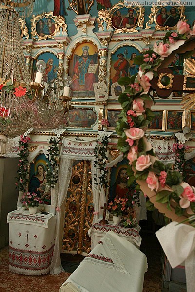 Deshkovtysia. Royal Doors of Church of Intercession Zakarpattia Region Ukraine photos