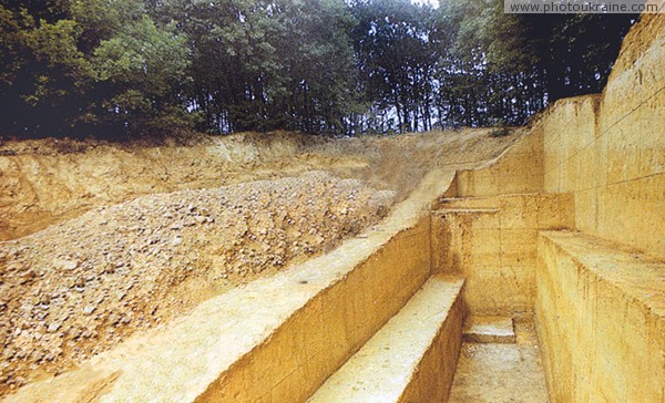 Королево. Раскоп древней стоянки человека Закарпатская область Фото Украины