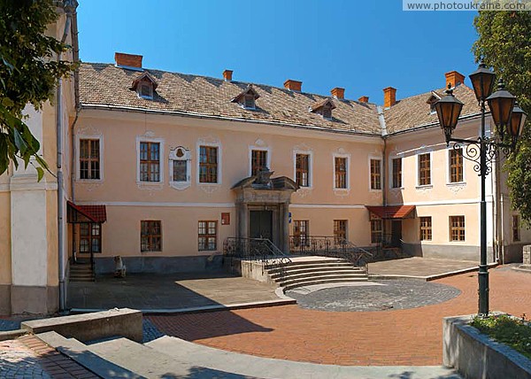 Мукачево. Городской дворец князей Ракоци Закарпатская область Фото Украины