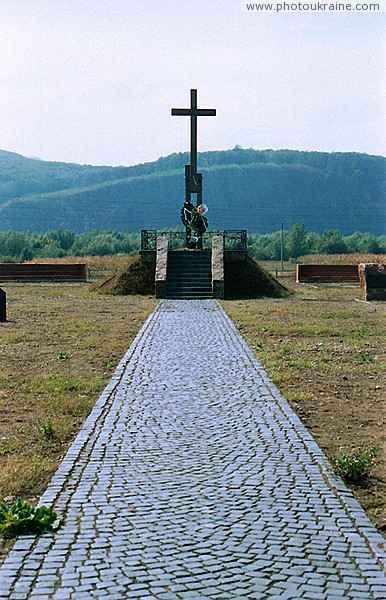 Рокосово. Мемориальный монумент Закарпатская область Фото Украины