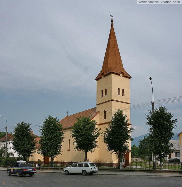 Свалява. Костел Святой Девы Марии Закарпатская область Фото Украины