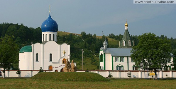 Свалява. Троице-Кирилло-Мефодиевский монастырь Закарпатская область Фото Украины