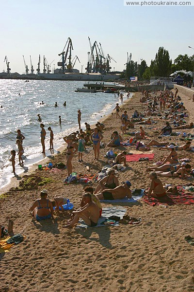 Berdiansk. 10-meter tape of city beach Zaporizhzhia Region Ukraine photos