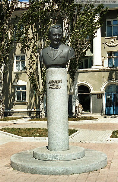 Berdiansk. Monument to M. Shaulskyi Zaporizhzhia Region Ukraine photos
