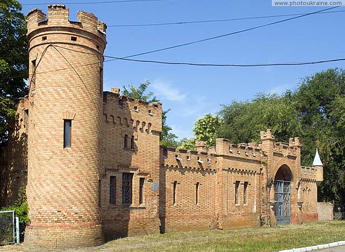 Vasylivka. Round Tower East wing of estate Zaporizhzhia Region Ukraine photos