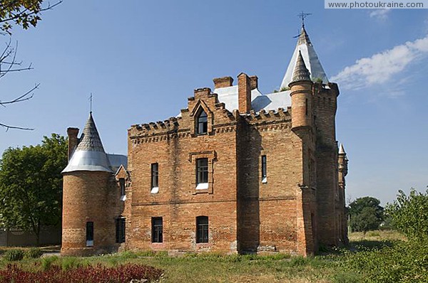 Vasylivka. Two-storey house hunting estates Zaporizhzhia Region Ukraine photos
