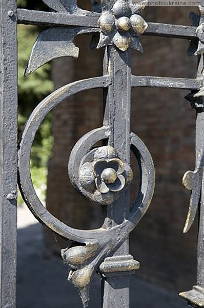 Vasylivka. Fragment decor forged gate lodge Zaporizhzhia Region Ukraine photos